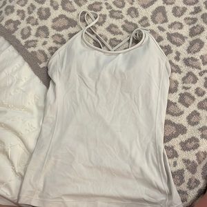 White lululemon tank top